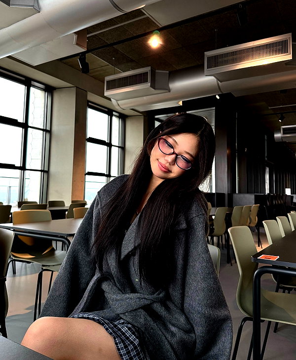 joycee.e instagram image archive image