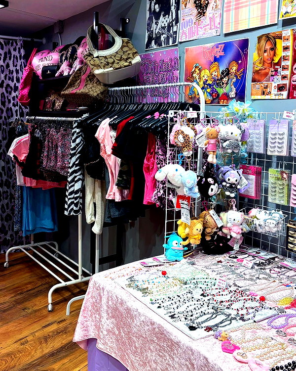 cyberangelz.shop instagram image archive image
