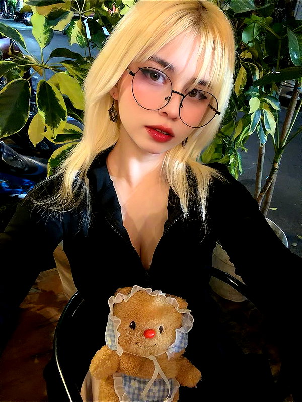 luly1980s instagram image archive image