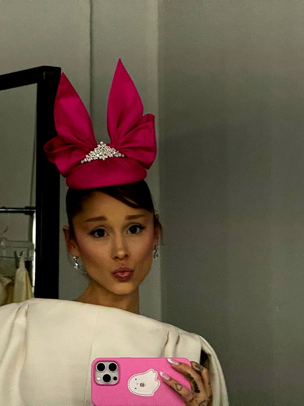 arianagrande instagram image archive image