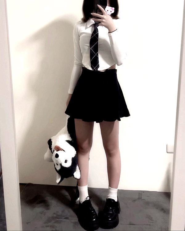 1zxhy__ instagram image archive image