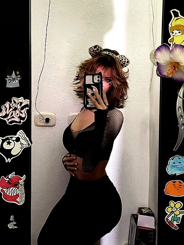 shevaal_x instagram image archive image