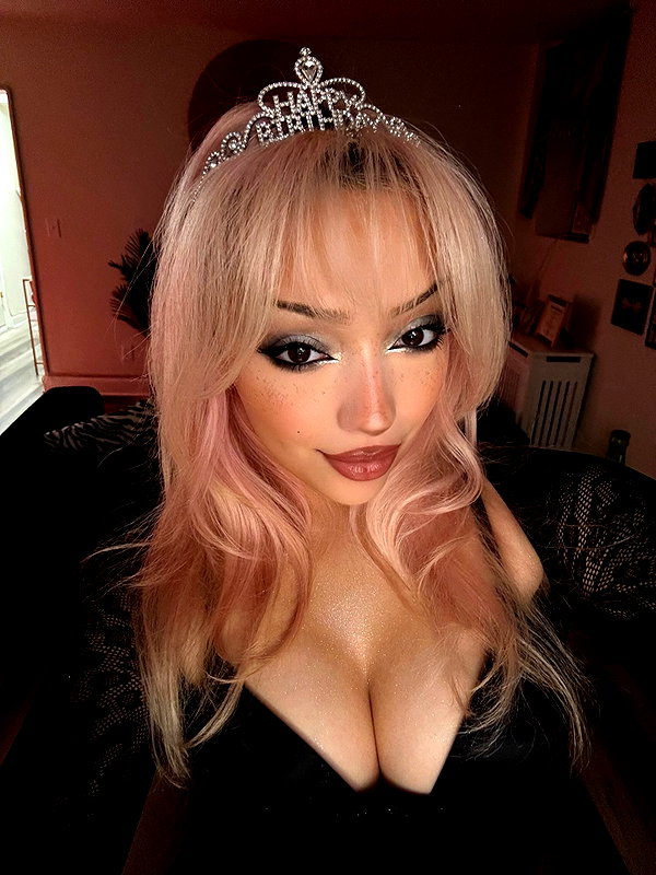 v.qx instagram image archive image