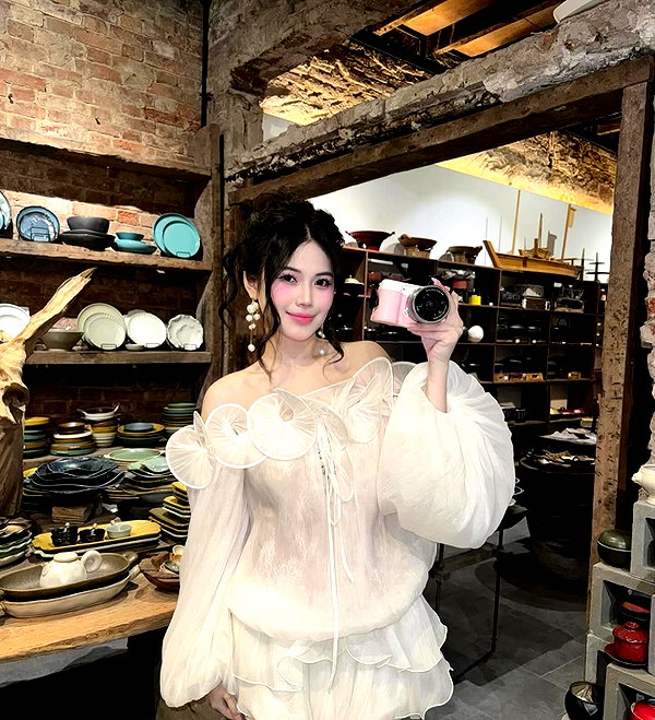 lyhythuedoxinh instagram image archive image