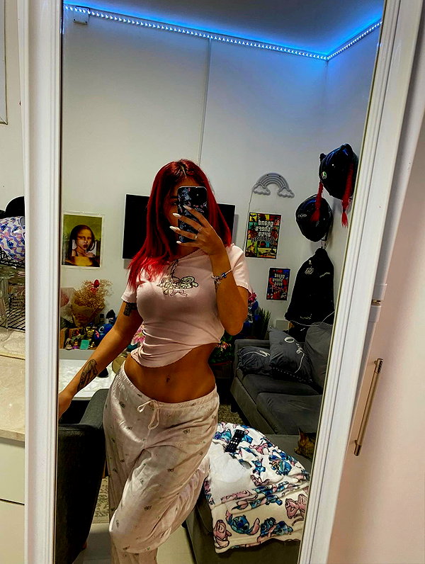 shanidahan7 instagram image archive image