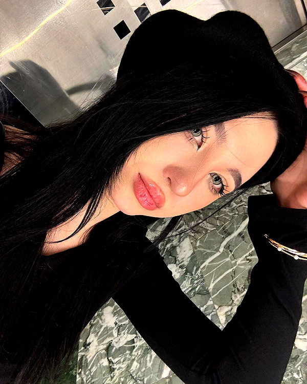 llofreaki instagram image archive image