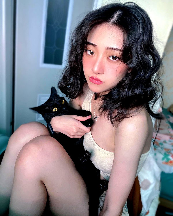 ge.more_x instagram image archive image