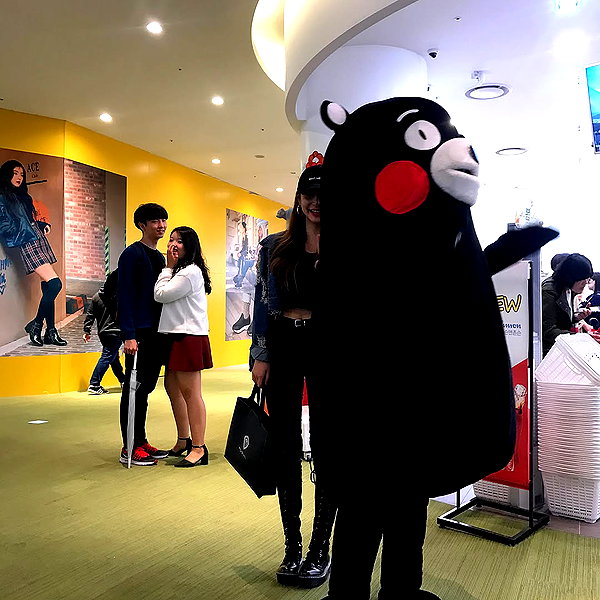 Archived image from @heroineseen on Instagram