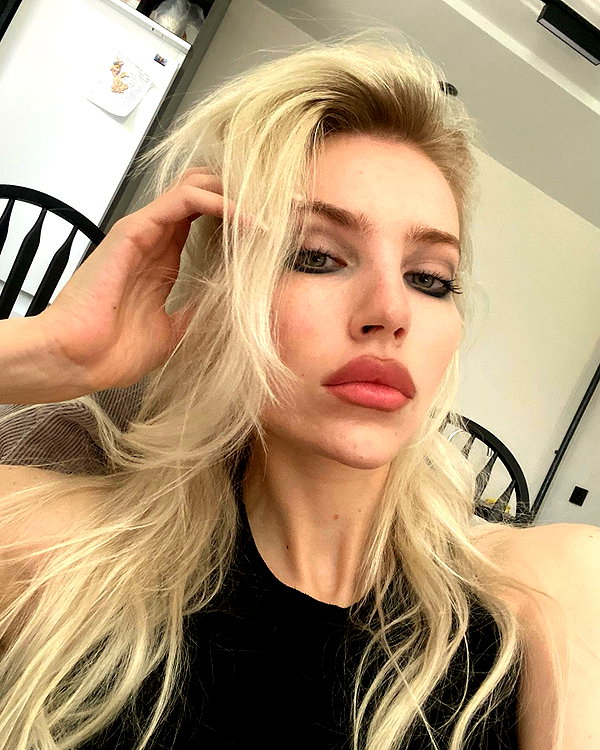 anya4everr instagram image archive image