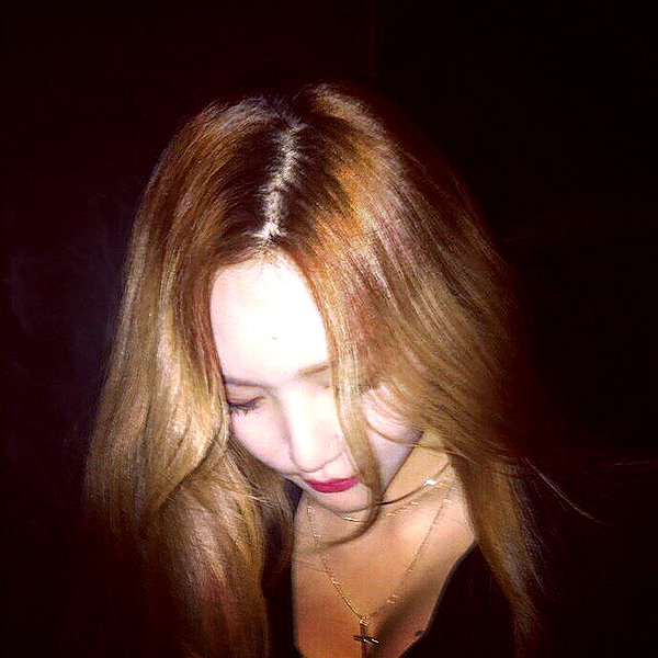 Archived image from @heroineseen on Instagram