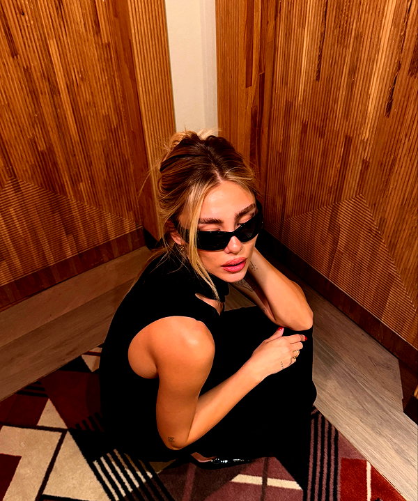 maya.keyy instagram image archive image
