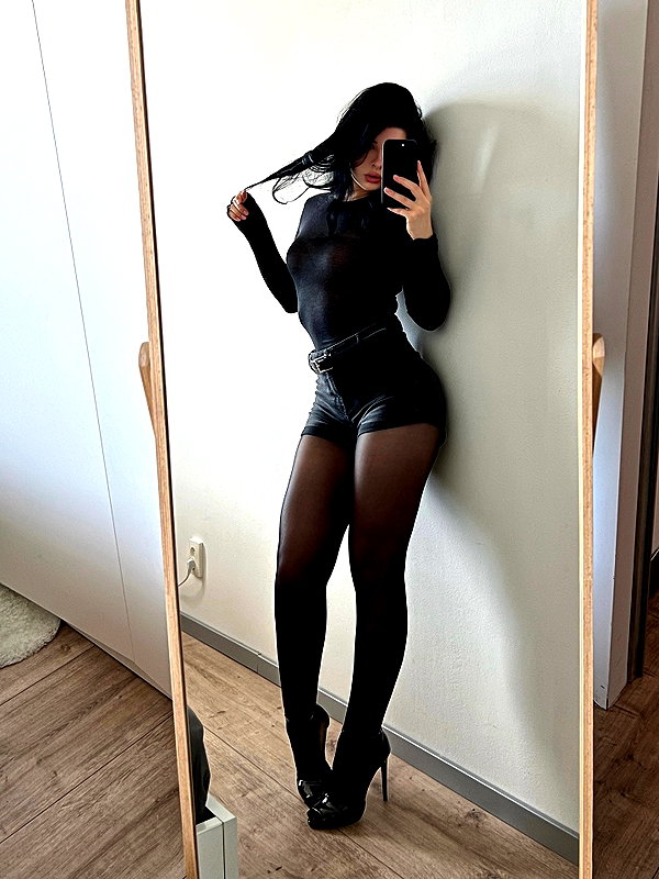 itsannaxvee instagram image archive image