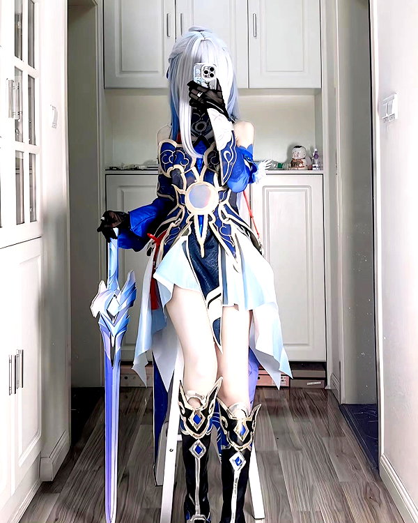 gallery_cosplayer instagram image archive image