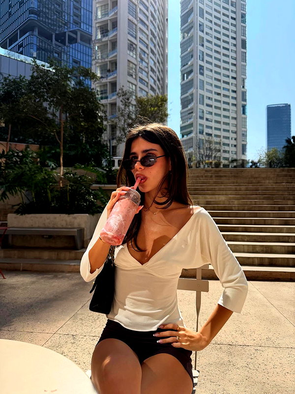 ainaratorneg instagram image archive image