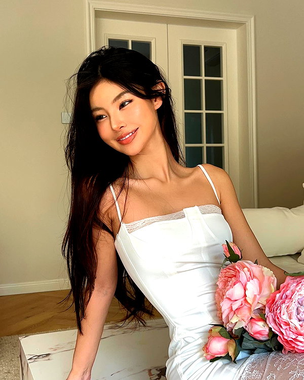 ll.lu1s instagram image archive image