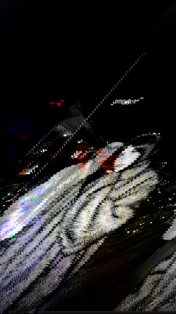 zommmbri zommmbri archive image