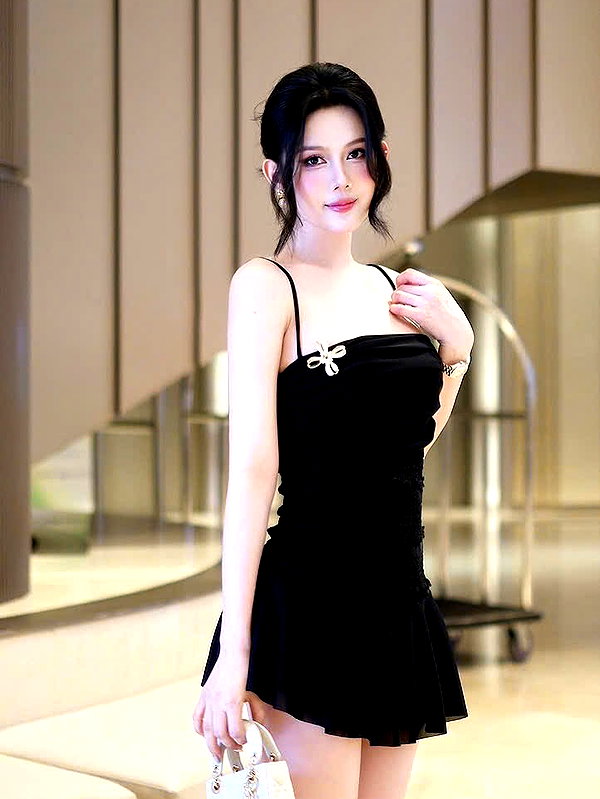 lyhythuedoxinh instagram image archive image