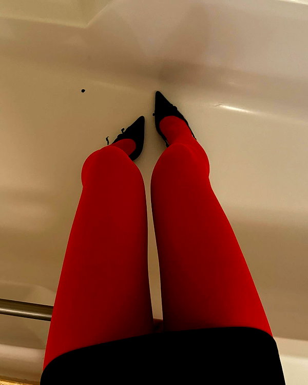 ainaratorneg instagram image archive image