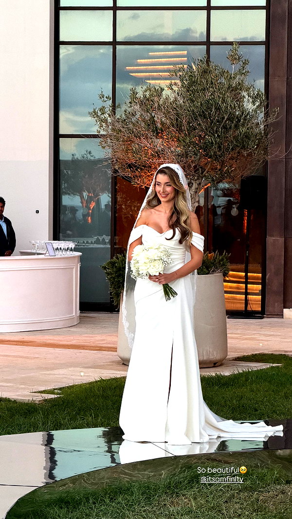 Archived image from @shira_kon on Instagram