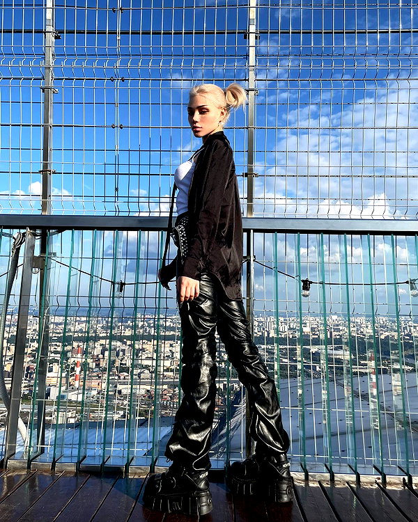 vik4au instagram image archive image