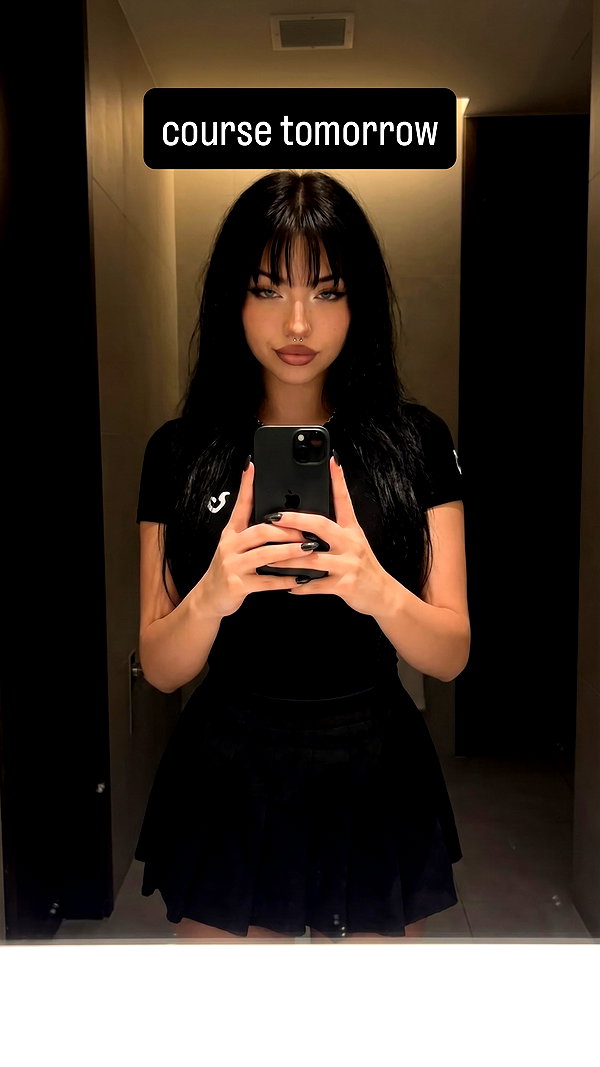 Archived image from @minavelez_ on Instagram