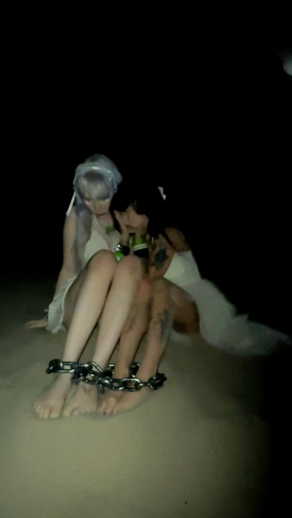 zommmbri zommmbri archive image
