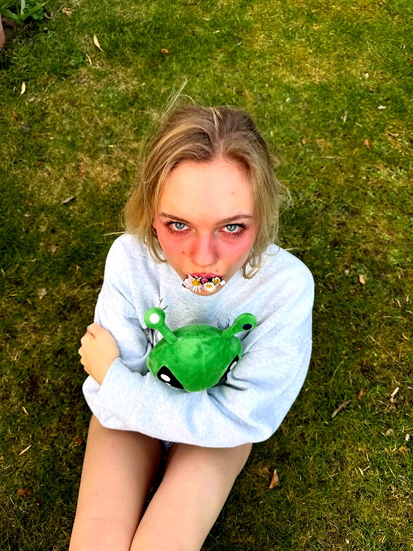 leni.bahr instagram image archive image