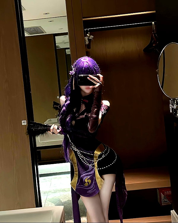 gallery_cosplayer instagram image archive image