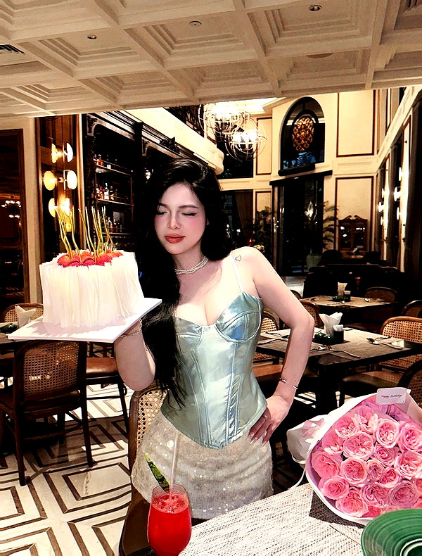 lyhythuedoxinh instagram image archive image