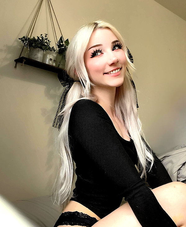 danielle.mercedie instagram image archive image