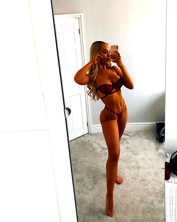 rhiannonbluee instagram image archive image