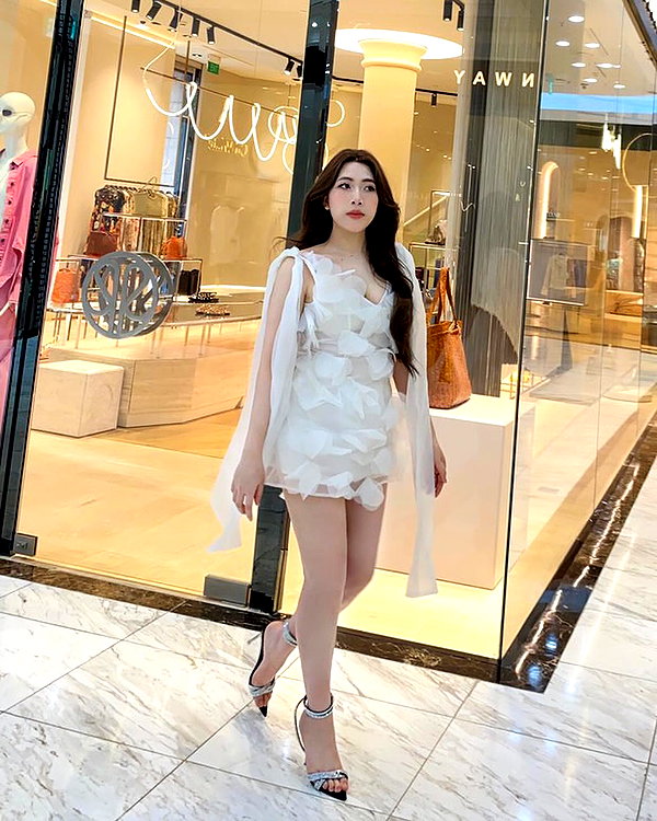 lyhythuedoxinh instagram image archive image