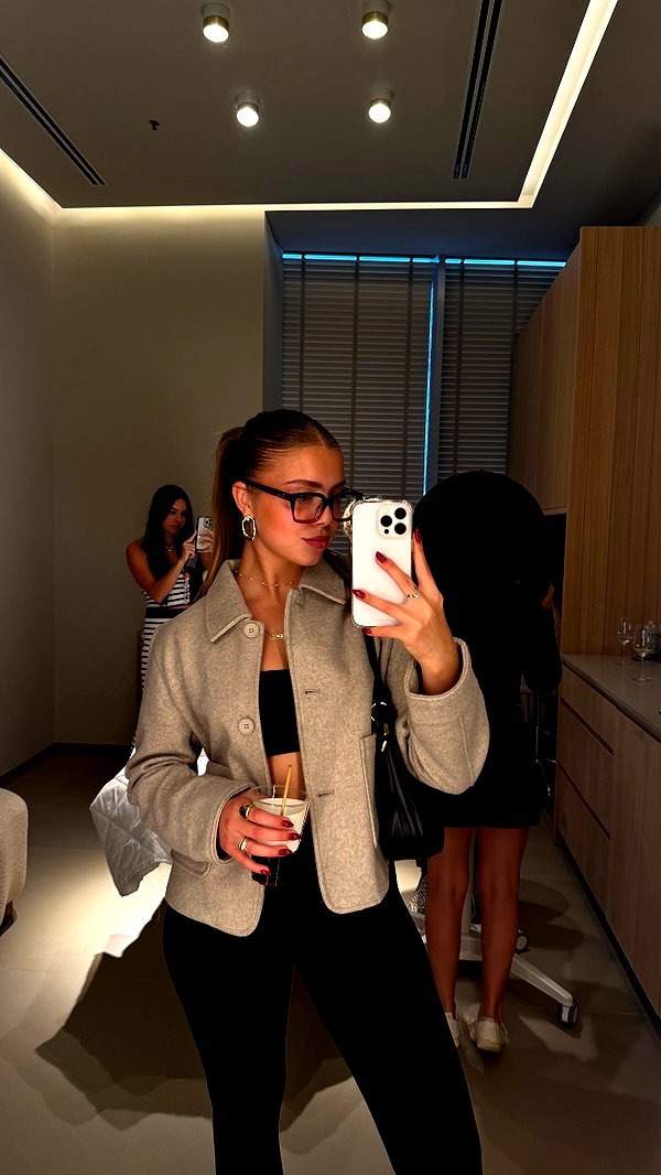 mishel_d_ instagram image archive image