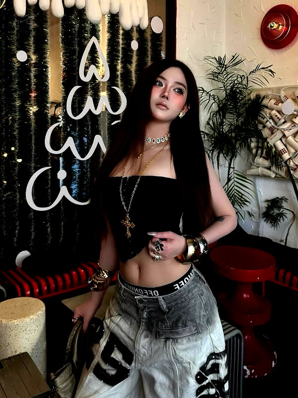 lyhythuedoxinh instagram image archive image