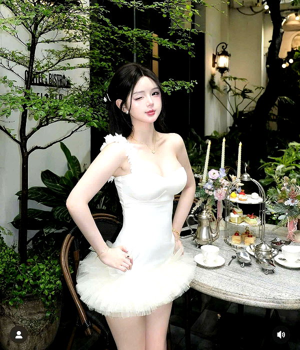 lyhythuedoxinh instagram image archive image