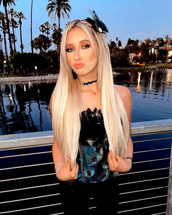 ellianawalmsley instagram image archive image