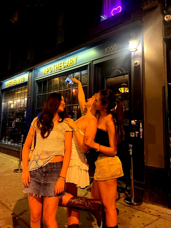 cait.knight instagram image archive image