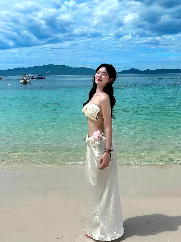 lyhythuedoxinh instagram image archive image