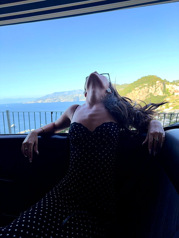oliviaphillipps instagram image archive image