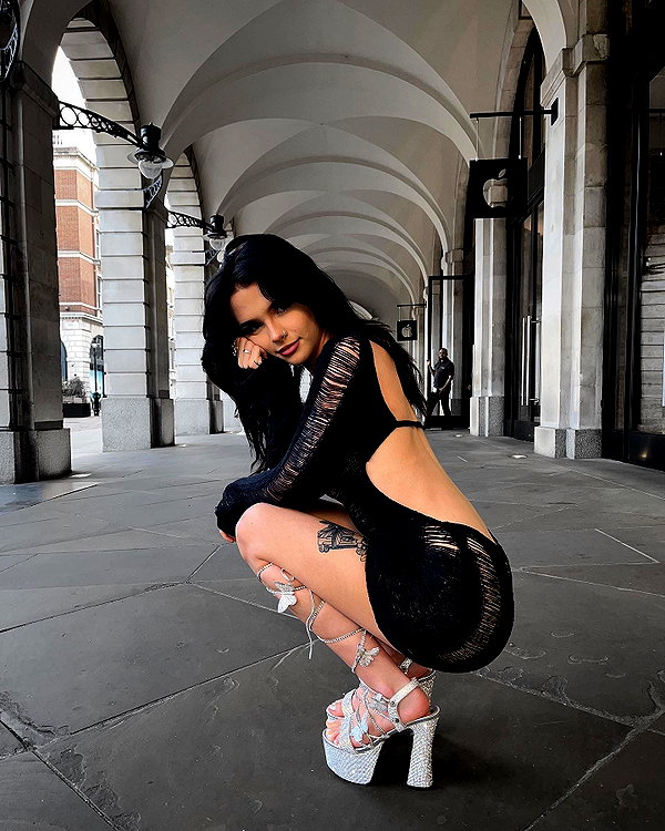 alice_hez instagram image archive image