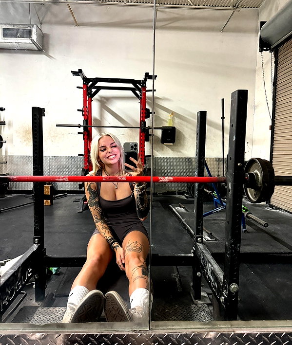 peachtoot.plz instagram image archive image