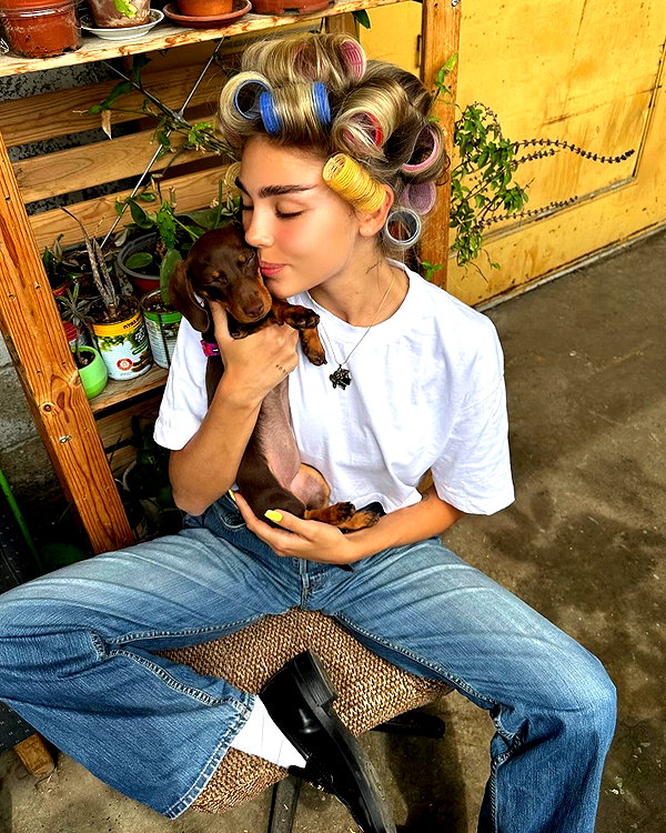 maya.keyy instagram image archive image