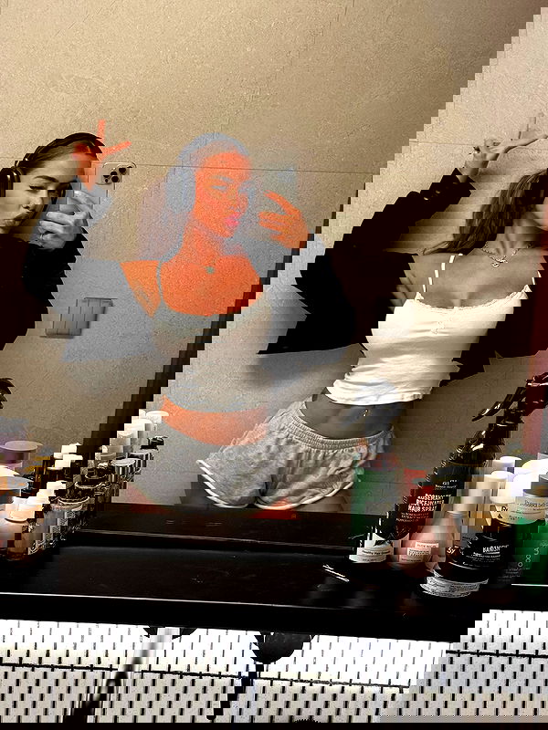 itshayleydavies itshayleydavies archive image