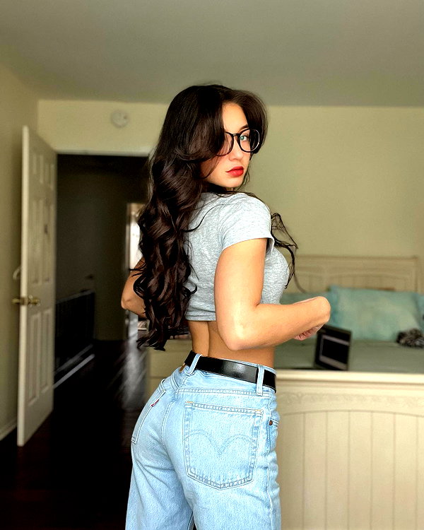 daniellebarnaa instagram image archive image