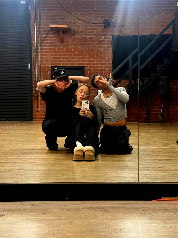arianagrande instagram image archive image