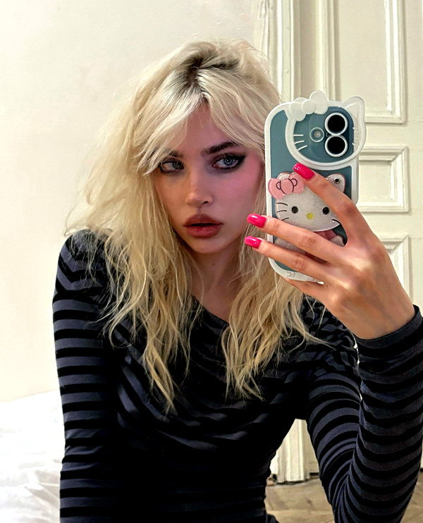 anya4everr instagram image archive image