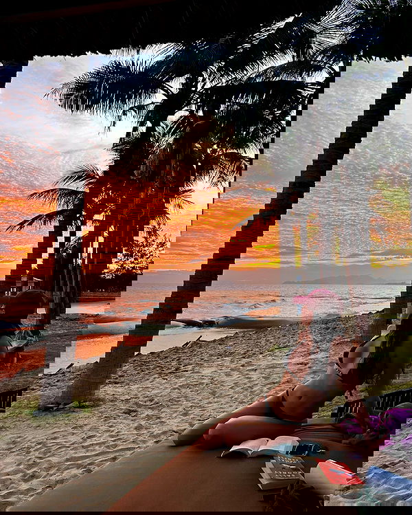 ellamwatts_ ellamwatts_ archive image