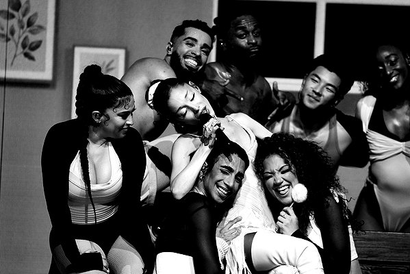 arianagrande instagram image archive image