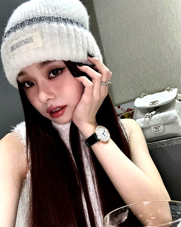 dear.zia instagram image archive image