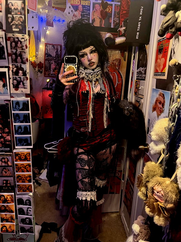 yeahimcaroline instagram image archive image